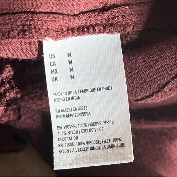 AE American Eagle Burgundy Lace Bell Sleeve Blouse Size Medium - Picture 6 of 6